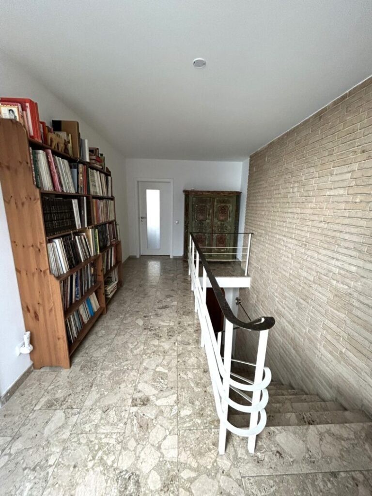 9 Treppenhaus OG