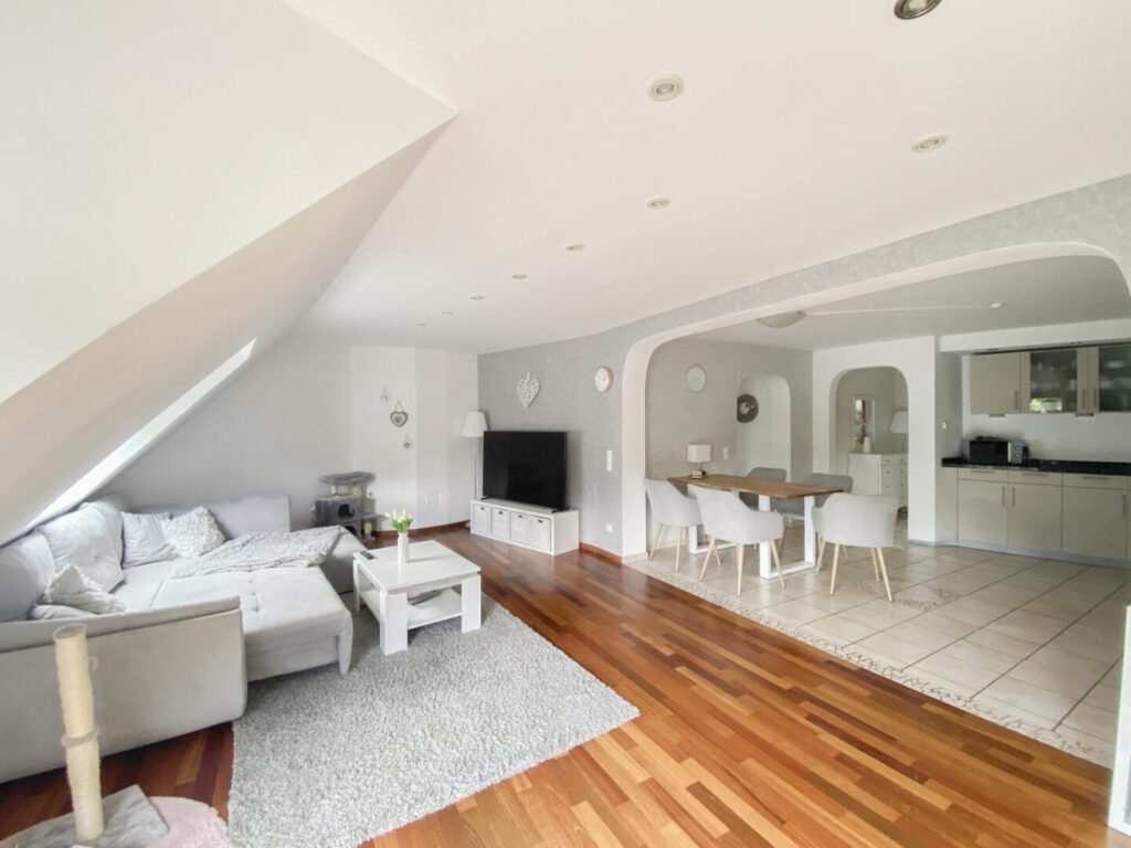 2 Wohnzimmer