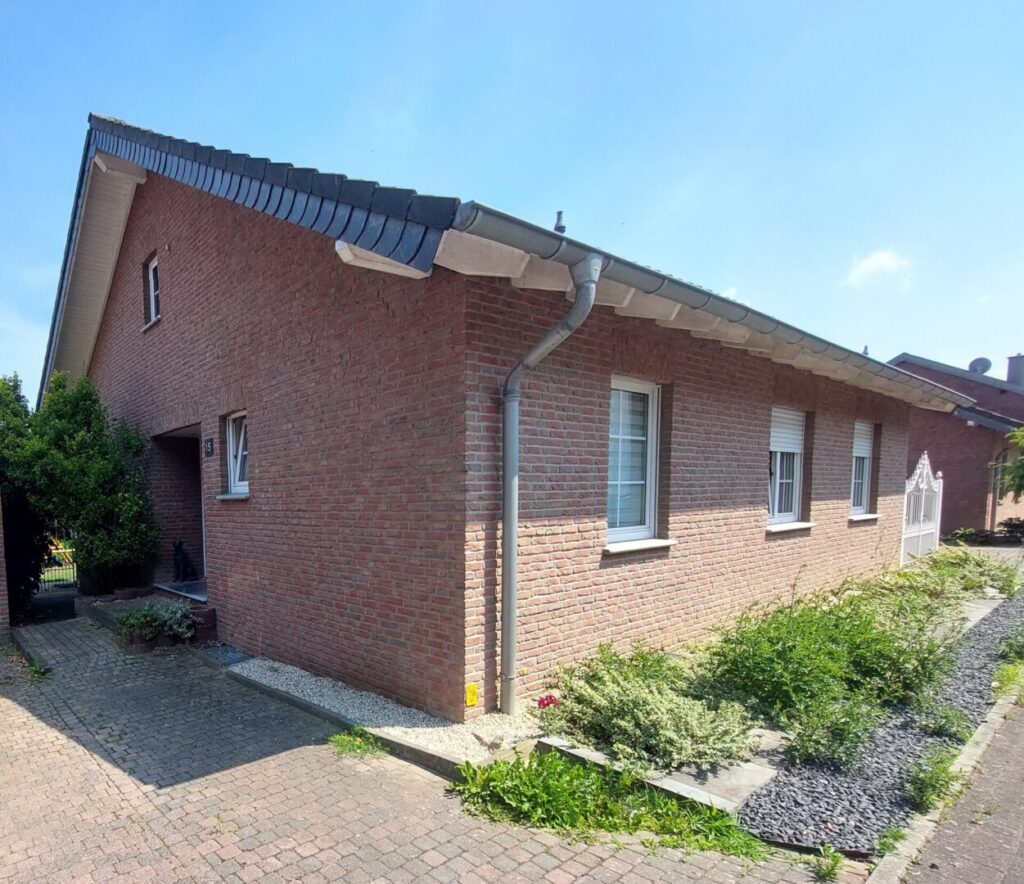 IT 775 - Rolandstraße 15