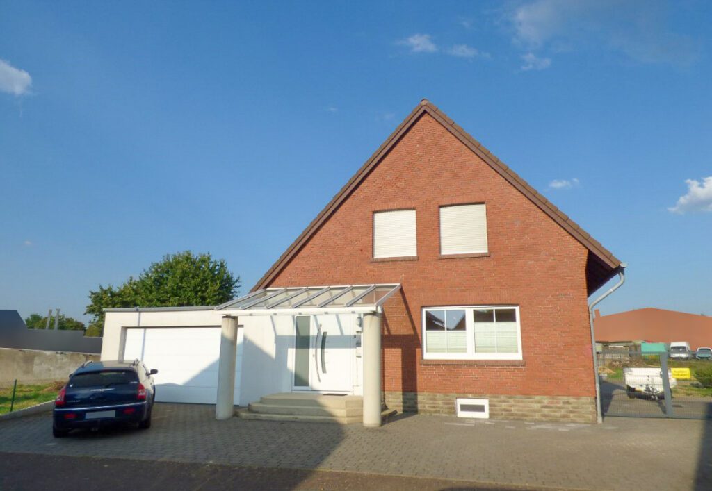 IT 223 - Amselweg 8