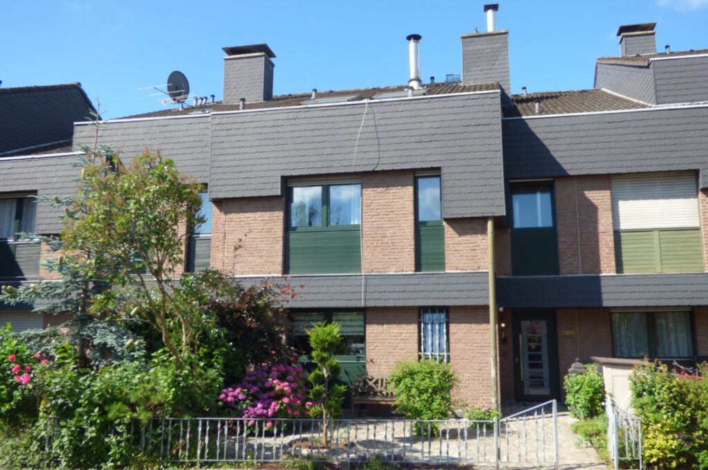 IT 374 - Hofenbornstraße 106