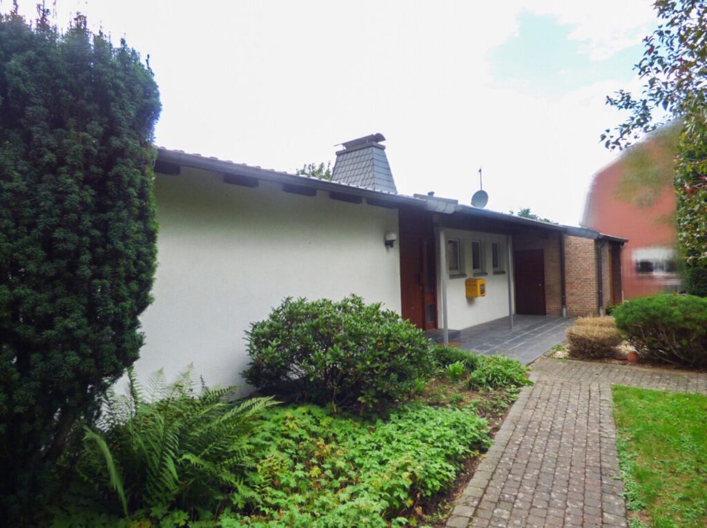 IT 281 - Finkenstraße 17