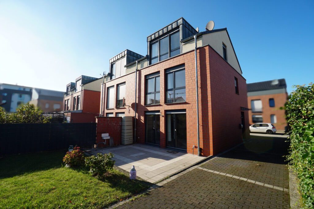 IT 610 - Flözstraße 16