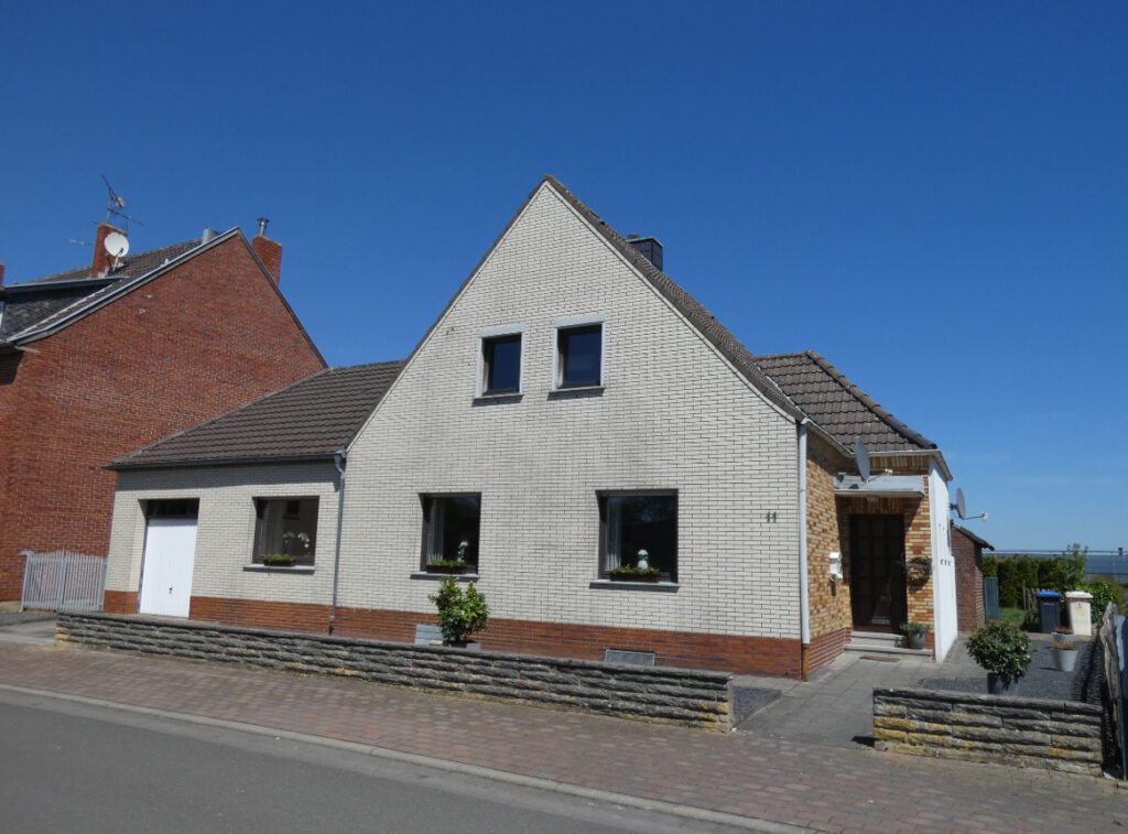 IT 462 - Dorfstraße 11