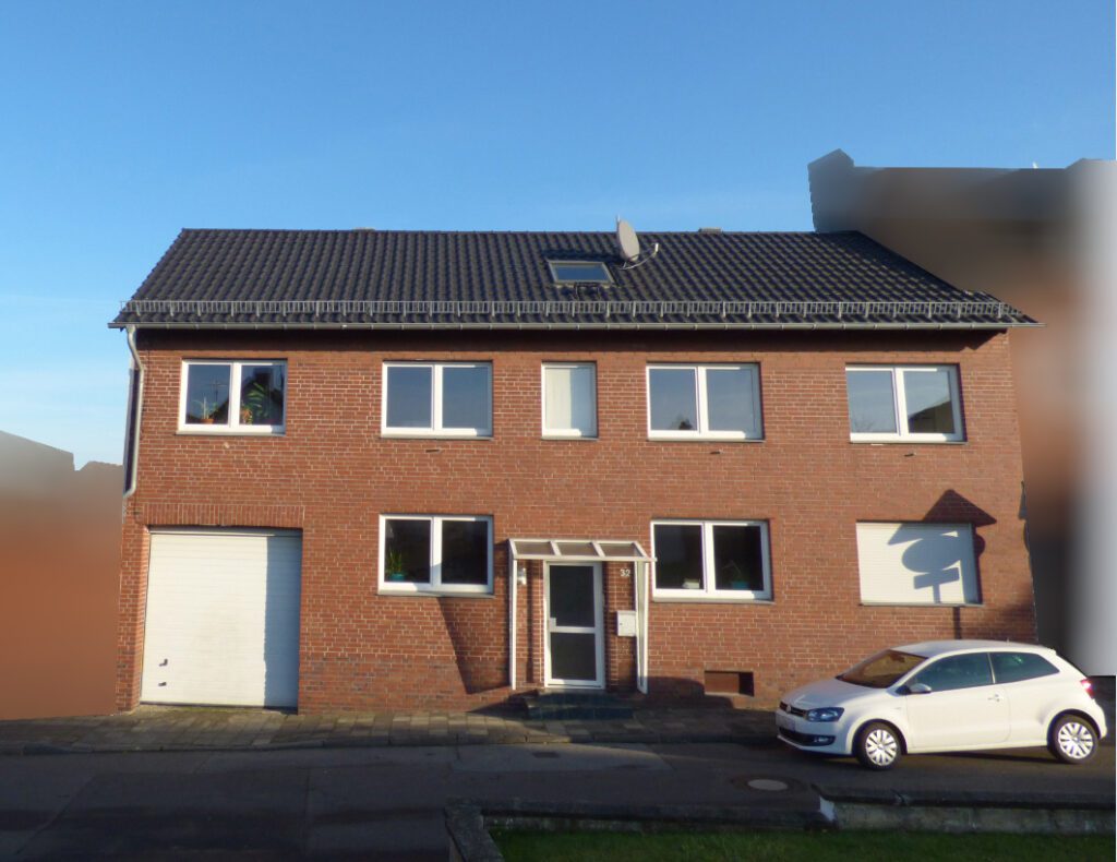 IT 240 - Hochstraße 32