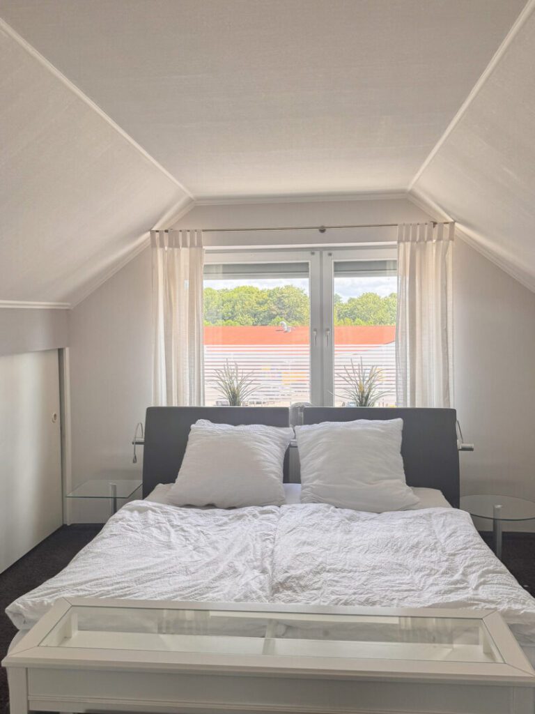 17 Schlafzimmer DG