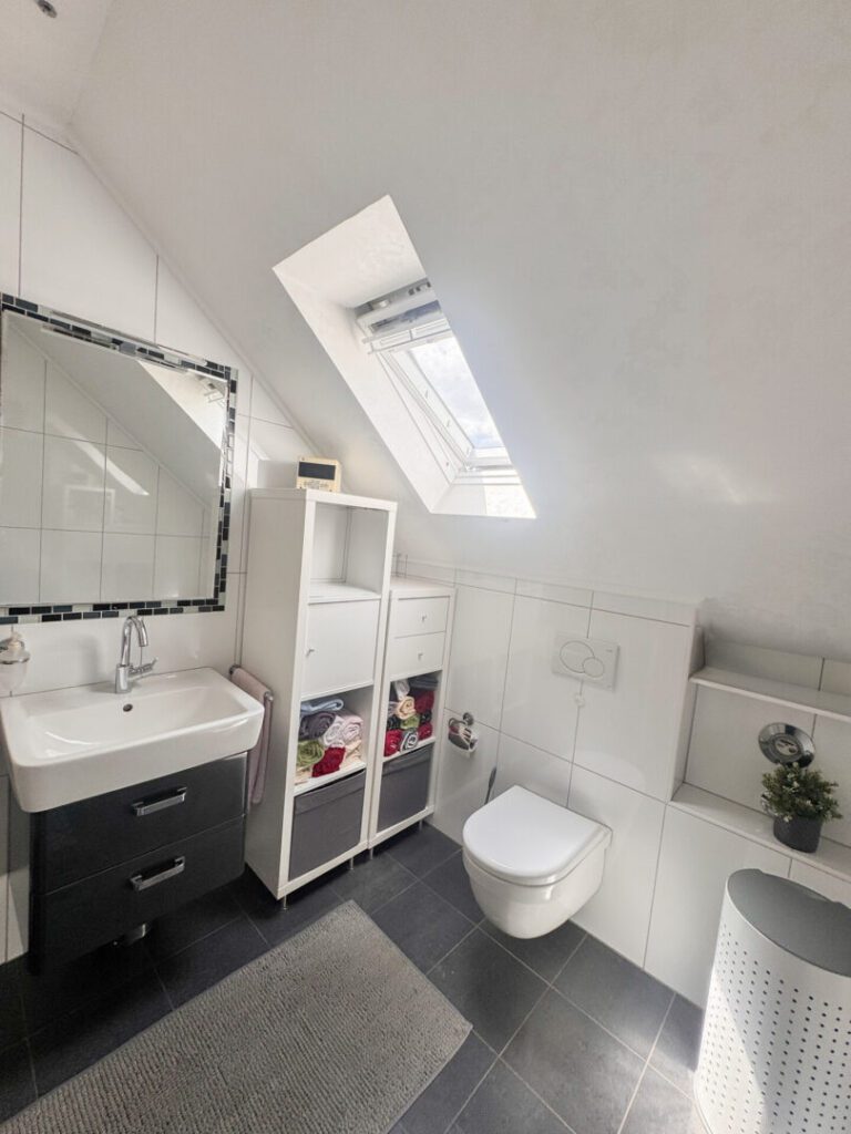 25 Badezimmer DG