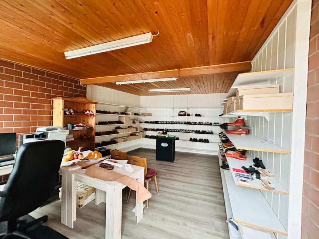 19 Büro/Arbeitsraum