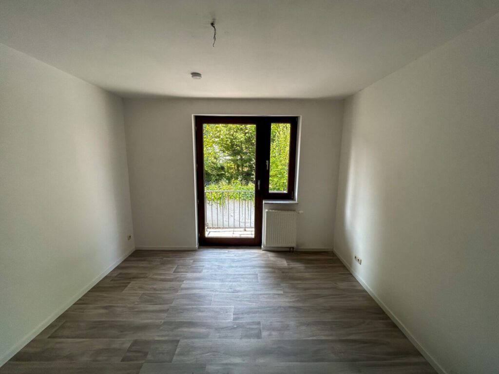 10 F6 DG Links Schlafzimmer