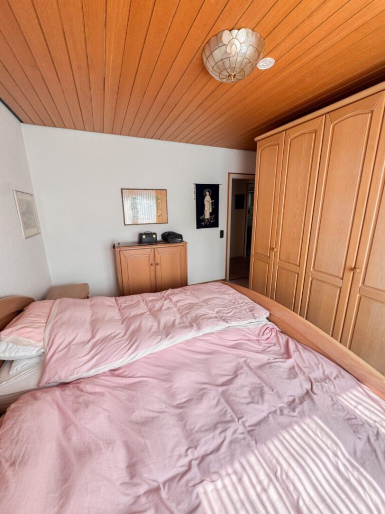 13 Schlafzimmer EG