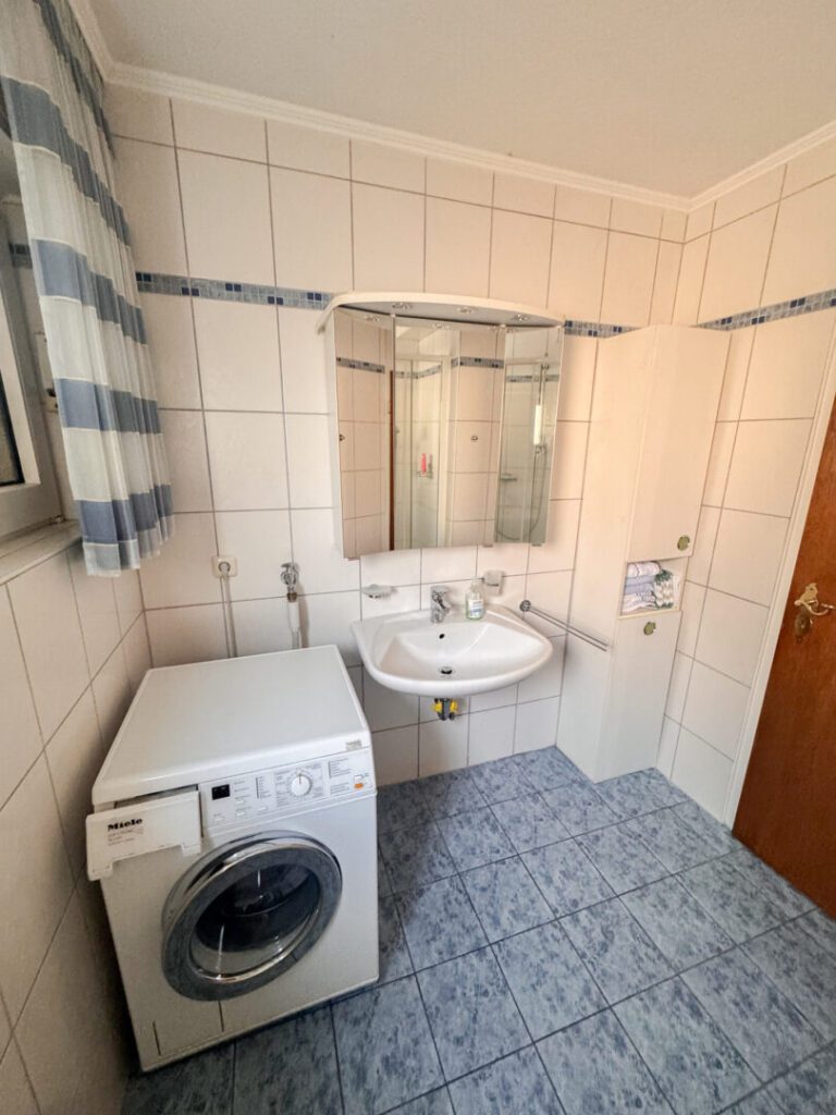 16 Badezimmer EG