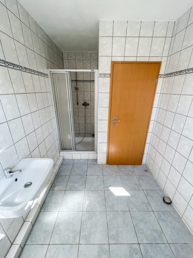 28 Badezimmer OG
