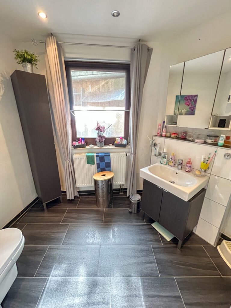 15.9 F6 EG Badezimmer