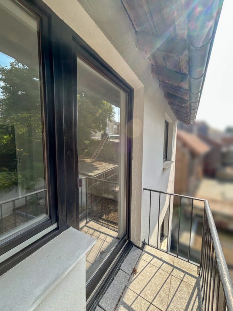 12 F6 DG Links Balkon