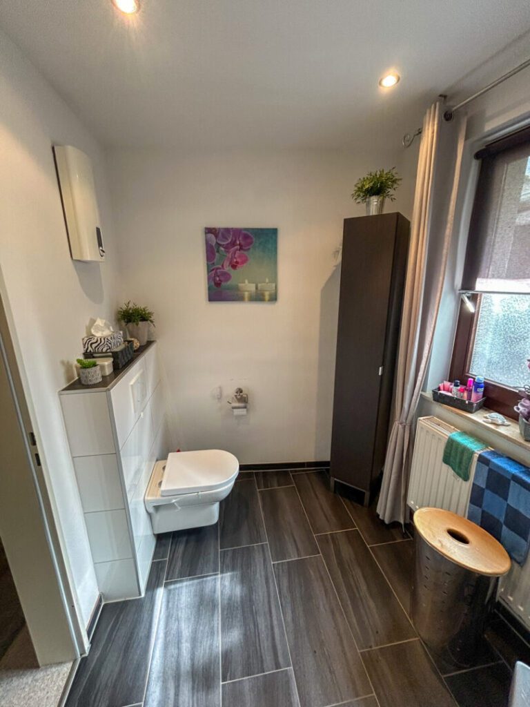 15.10 F6 EG Badezimmer