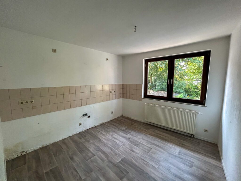 13 F6 DG Links Küche