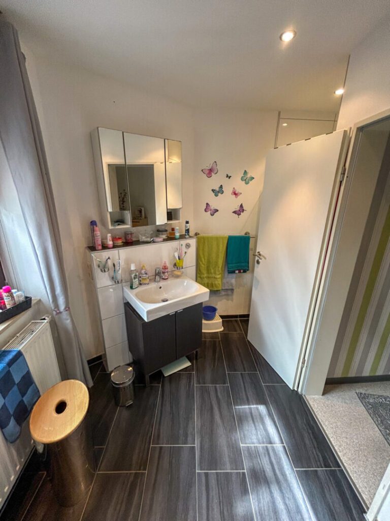 15.12 F6 EG Badezimmer