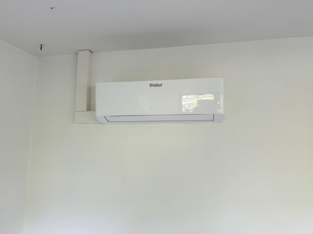 8 F6 DG Links Klimagerät Vaillant