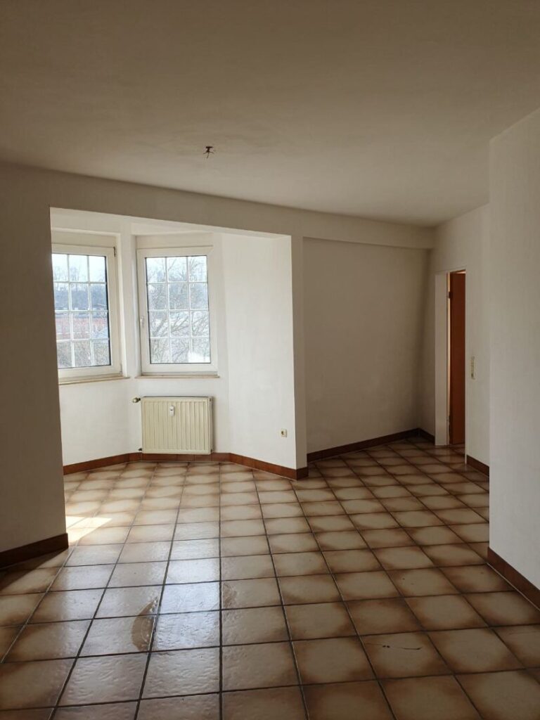 3.1 Wohnzimmer renoviert mit Leisten