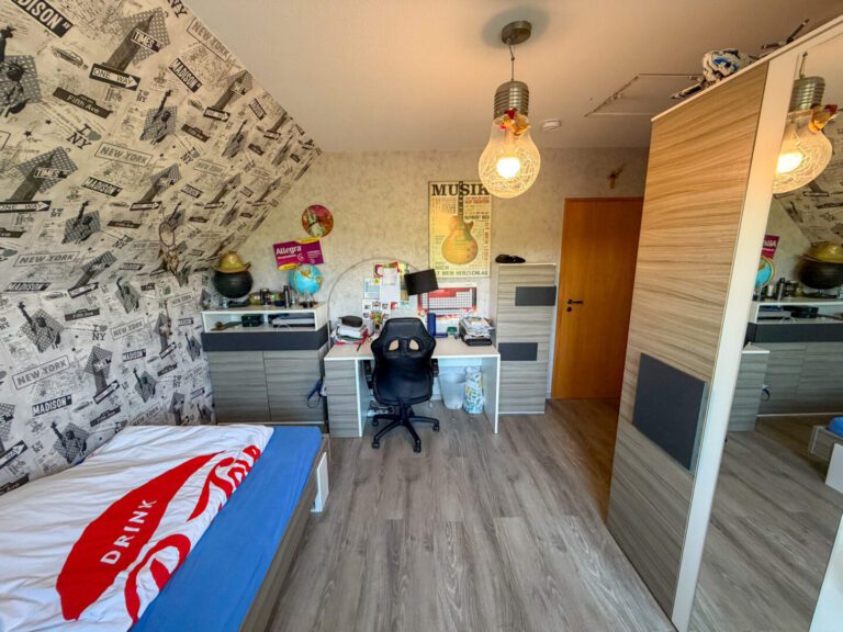 44 Kinderzimmer DG 1