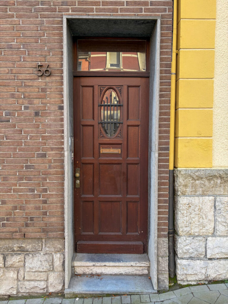 2 Haustüre EG