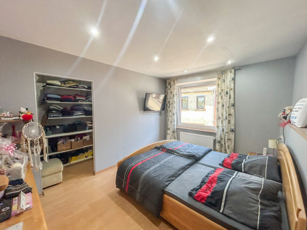 29 Schlafzimmer 1 OG WE1
