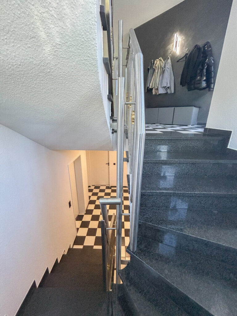 25 Treppe EG-KG 70