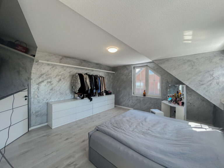 17 Schlafzimmer rechts OG 70