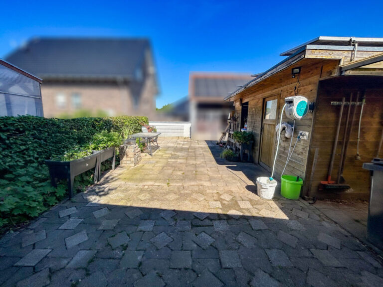 64 Gartenschuppen
