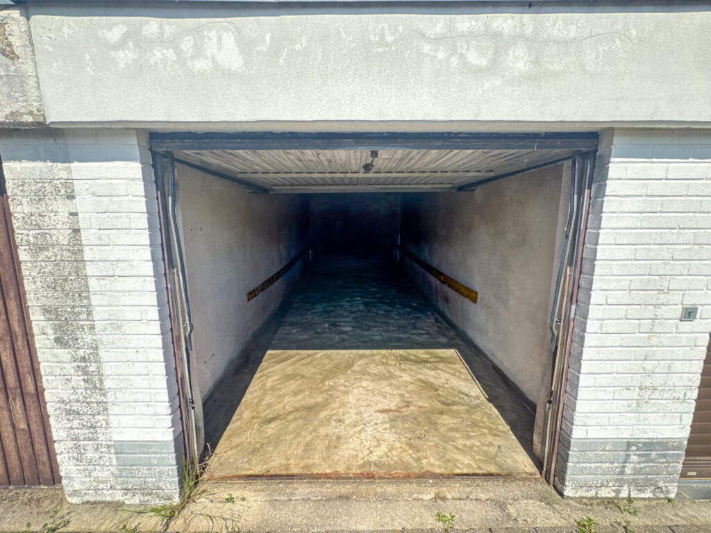 24 Garage
