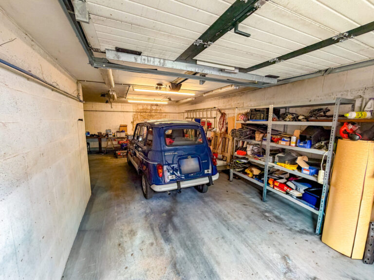 57 rechte Garage