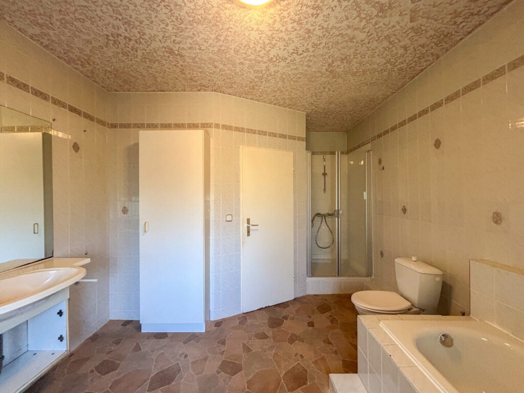 29 WE2 Badezimmer OG hinten