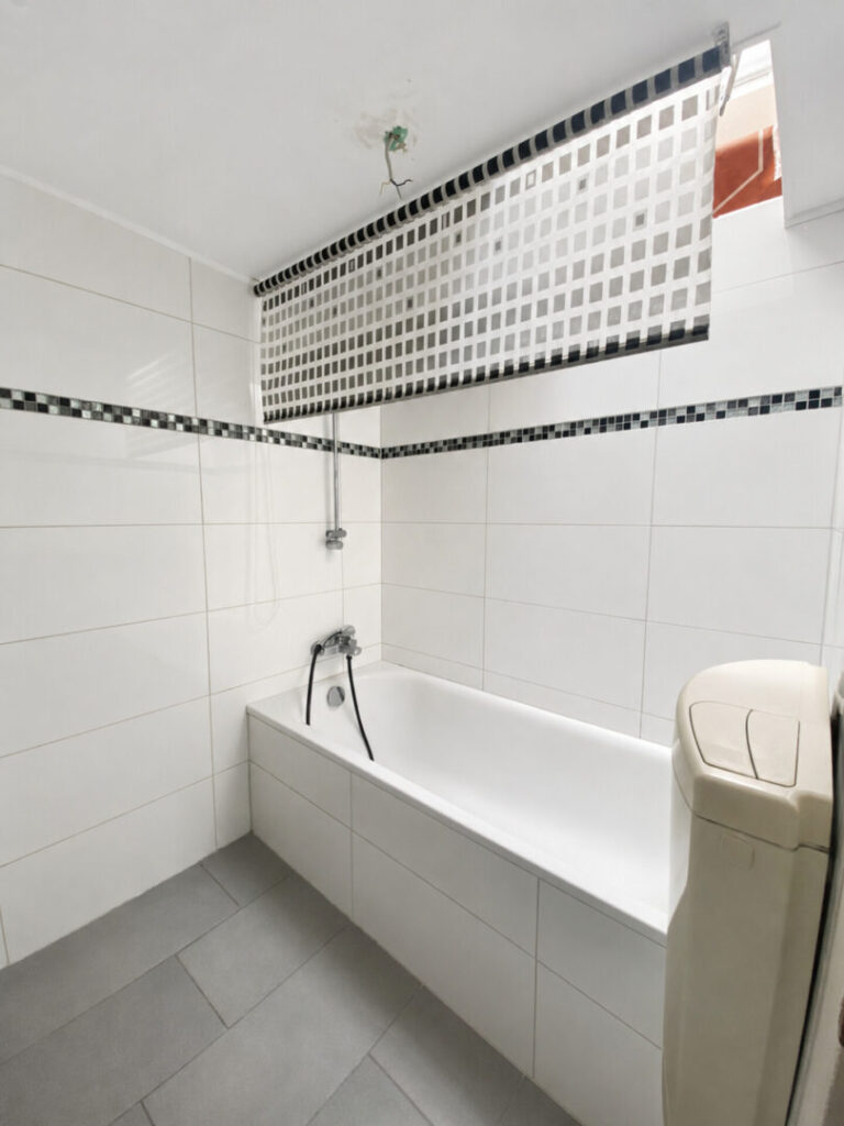 11 Badezimmer EG
