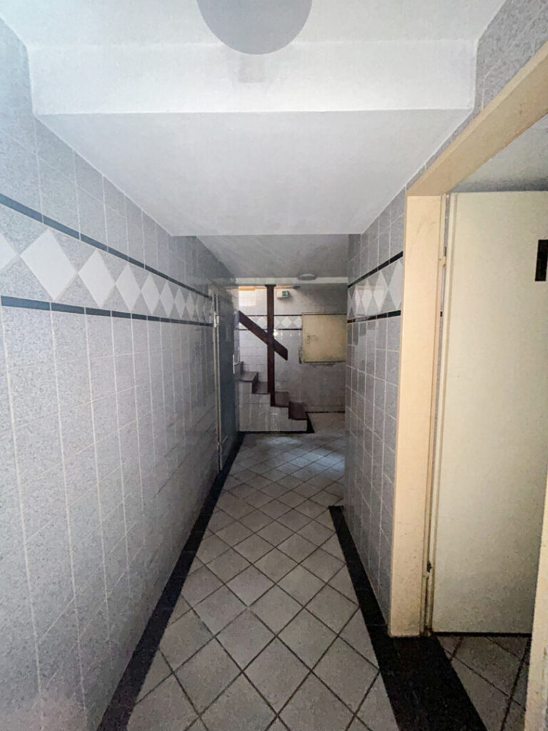 44 Keller