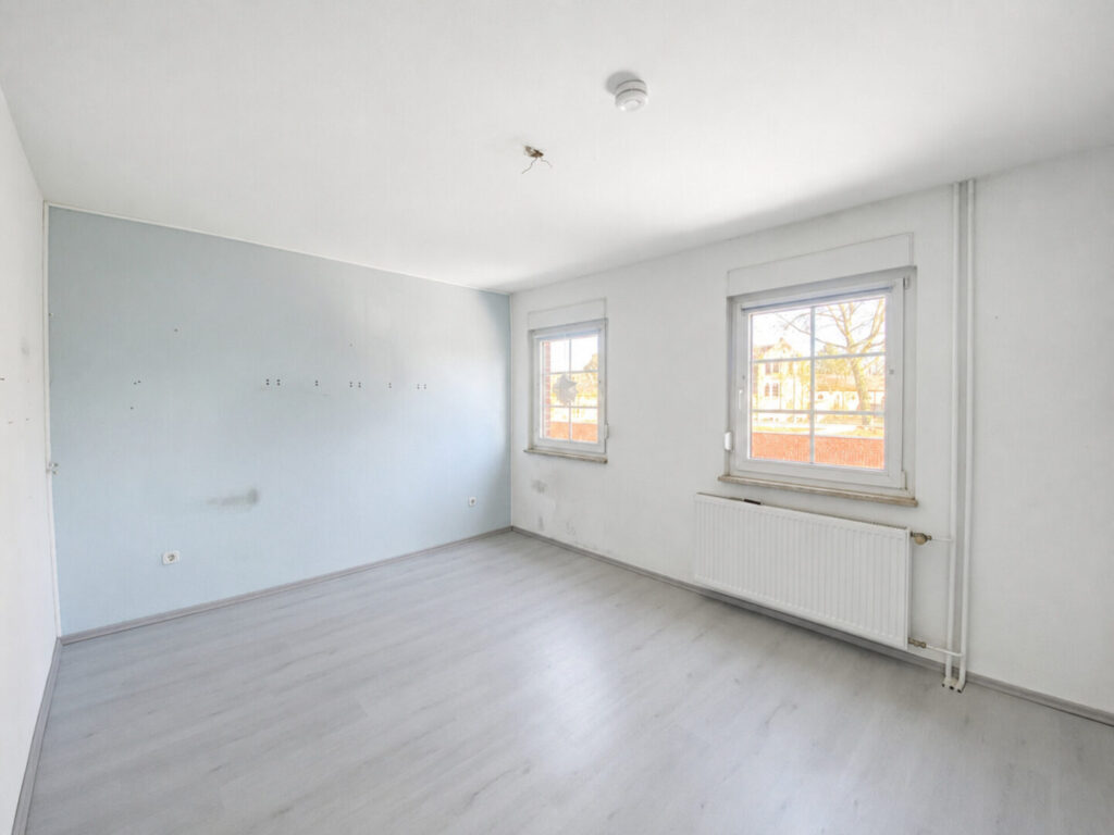 19 2. Schlafzimmer OG