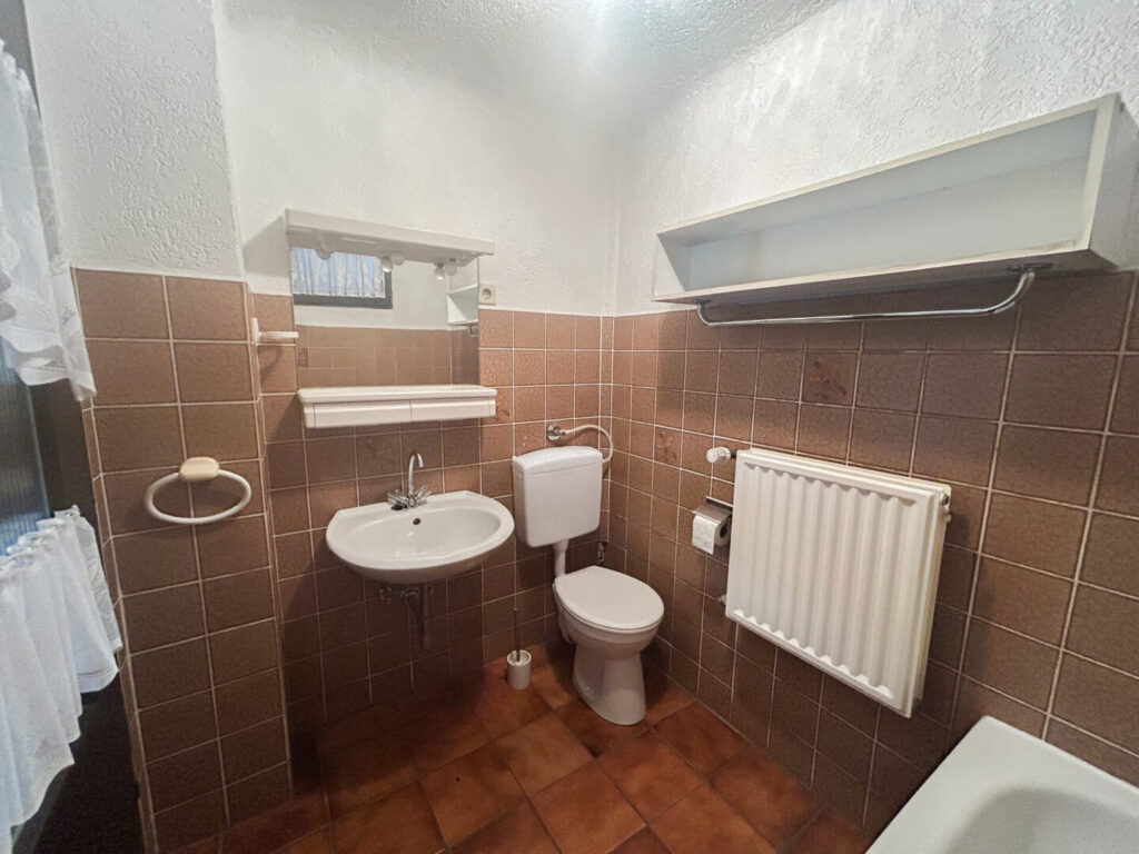 21 - Badezimmer KG