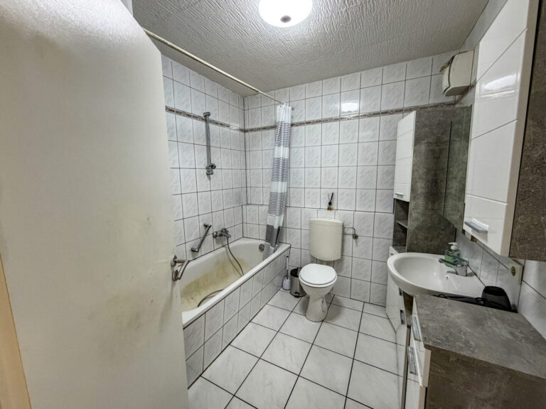 9 - Badezimmer EG