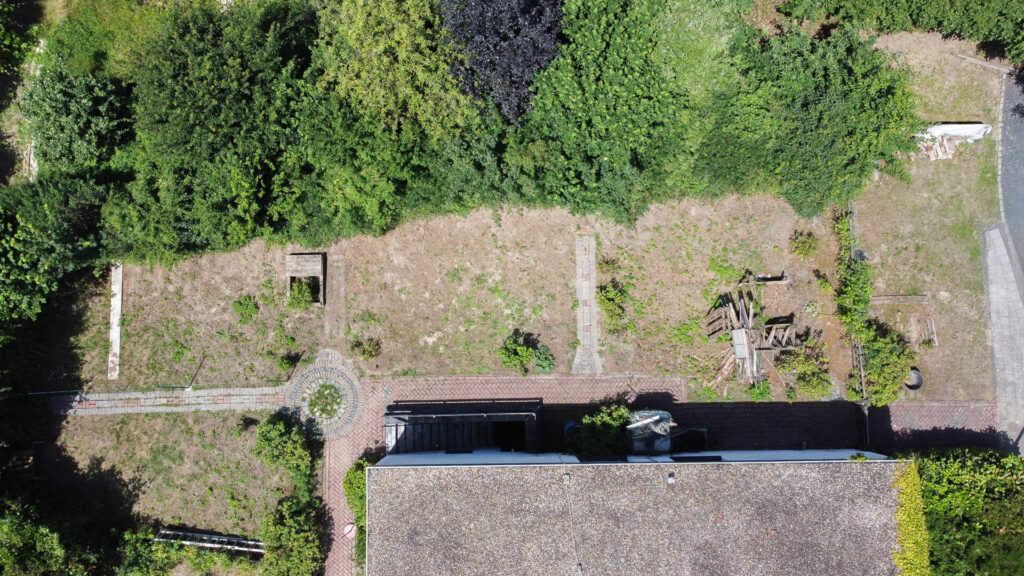 43 Drohnenaufnahme Garten