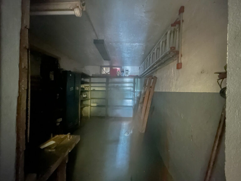27.1 - Garage