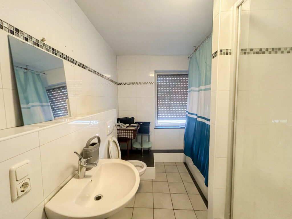 20 Badezimmer OG