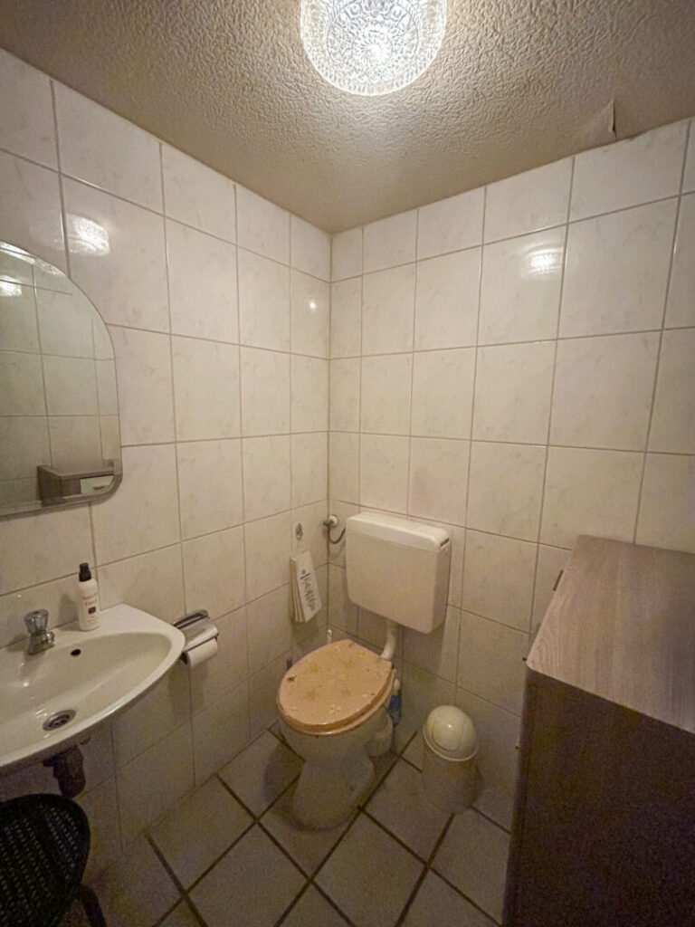 14 Gäste WC