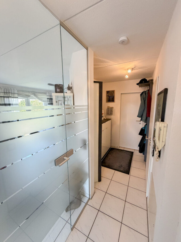 24 Wohnungsdiele DG