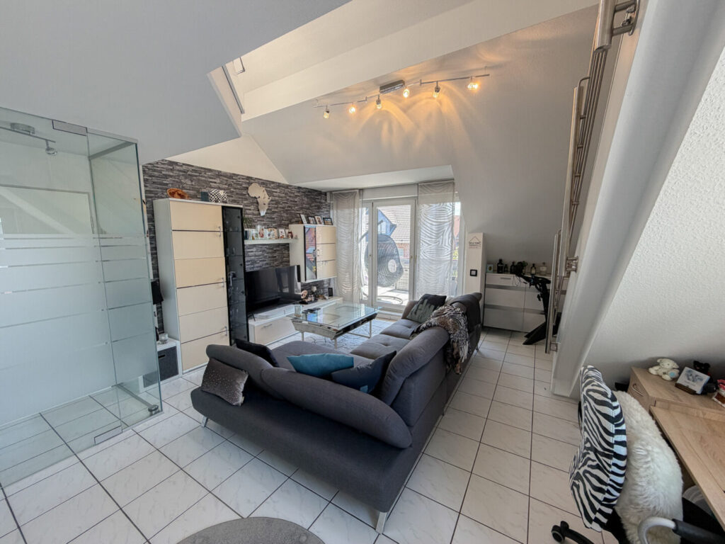 2 Wohnzimmer DG