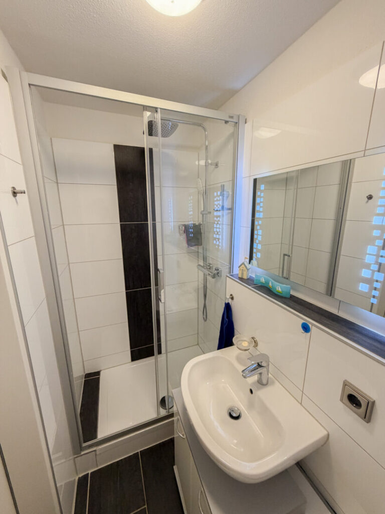 13 Badezimmer DG