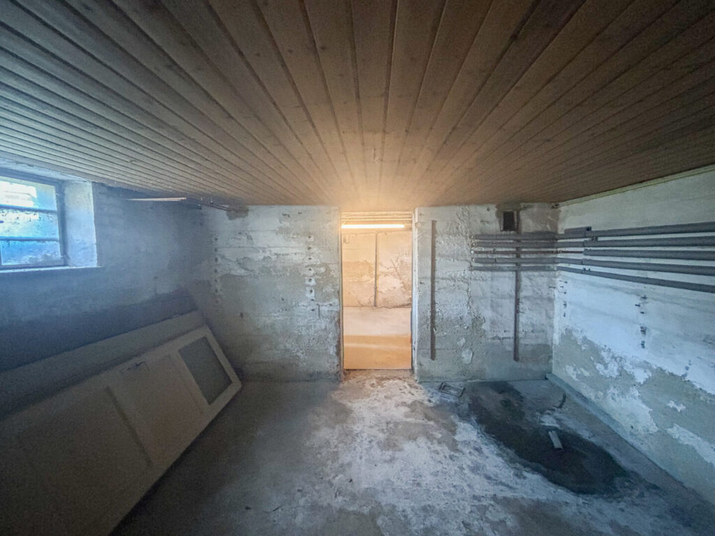 32 Kellerraum