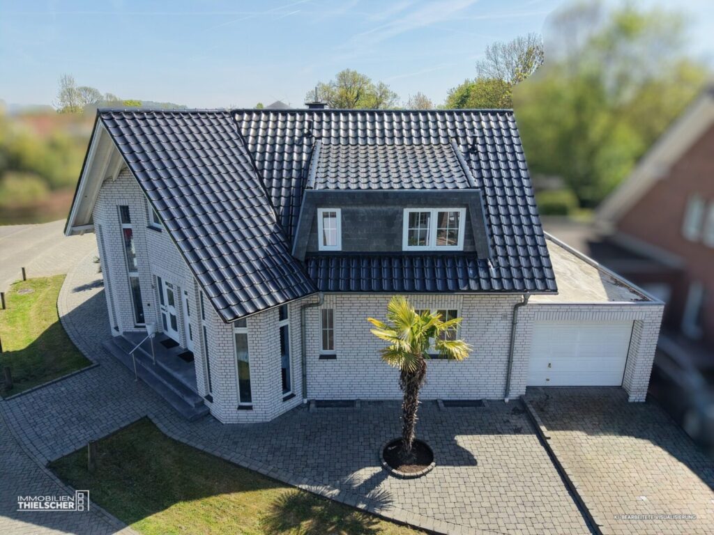 47 rechte Doppelhaushälfte 71