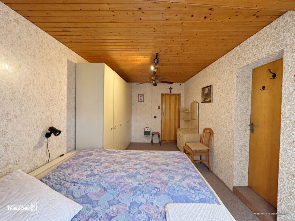 75 Schlafzimmer DG Vorderhaus