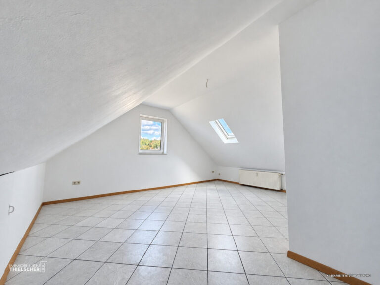 4 Wohnzimmer DG