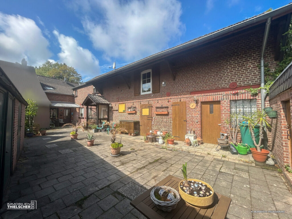 27 Innenhof